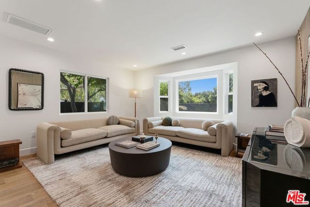 10811 Farragut Drive, Culver City, CA 90230