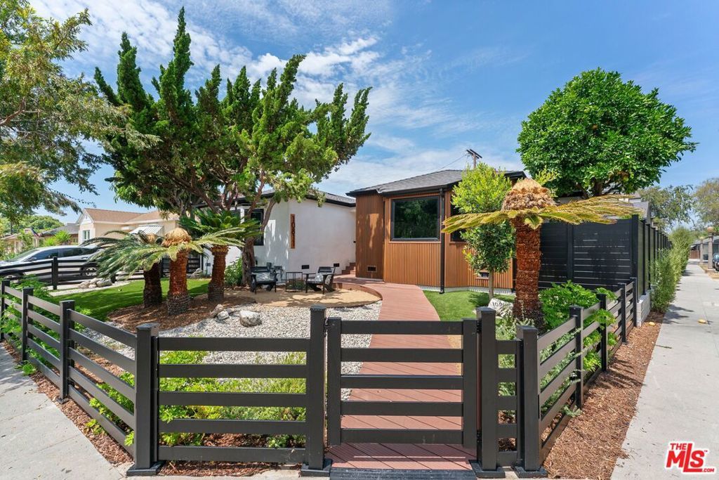10811 Farragut Drive, Culver City, CA 90230