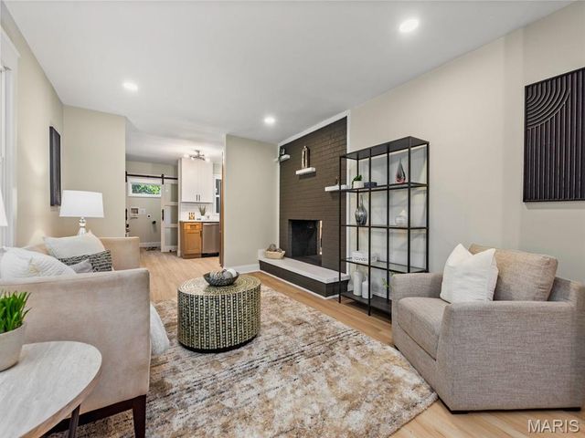 18 Oak Forest Drive, St Charles, MO 63303