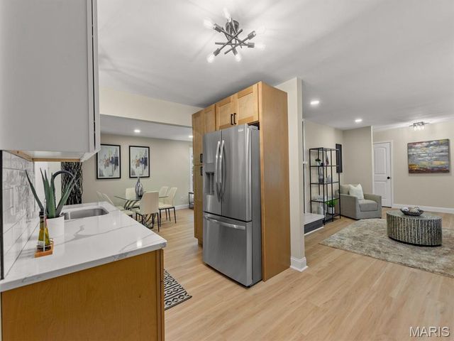 18 Oak Forest Drive, St Charles, MO 63303