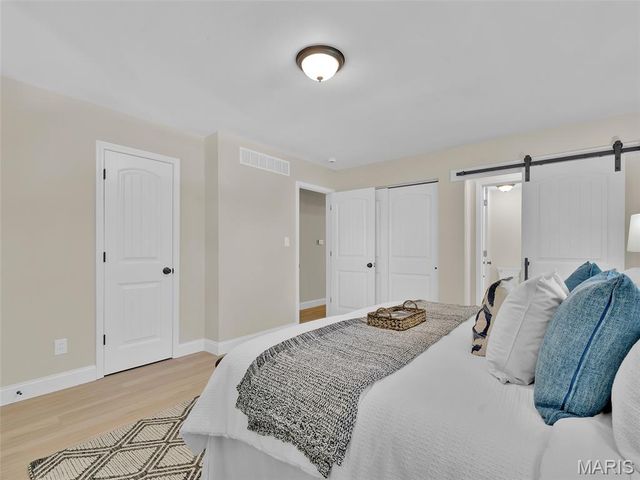 18 Oak Forest Drive, St Charles, MO 63303