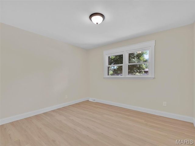 18 Oak Forest Drive, St Charles, MO 63303