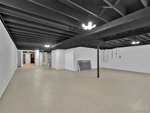 18 Oak Forest Drive, St Charles, MO 63303