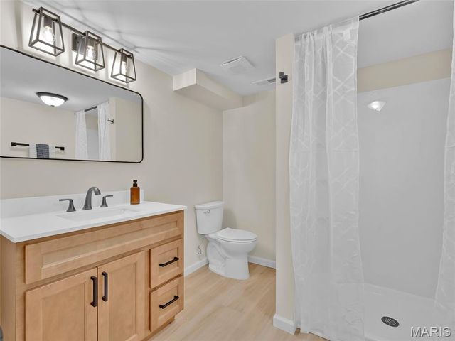 18 Oak Forest Drive, St Charles, MO 63303