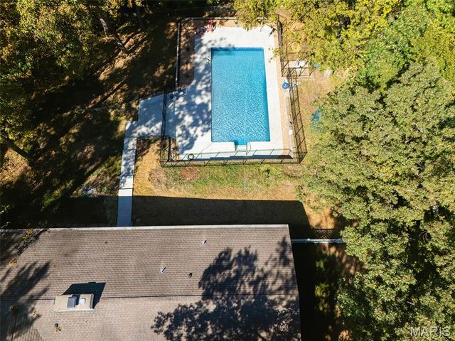 18 Oak Forest Drive, St Charles, MO 63303