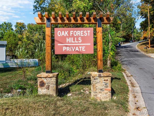 18 Oak Forest Drive, St Charles, MO 63303