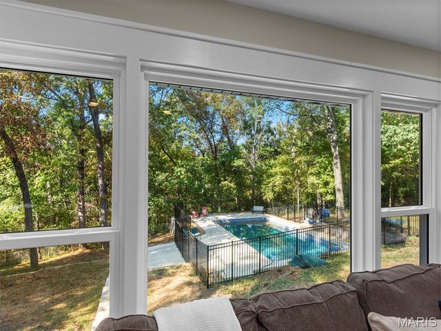 18 Oak Forest Drive, St Charles, MO 63303