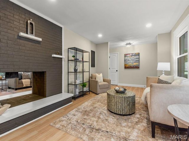 18 Oak Forest Drive, St Charles, MO 63303