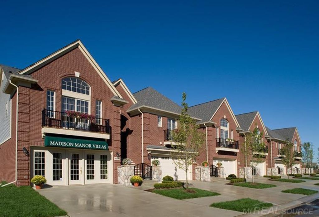 45781 Eden Avenue, Macomb, MI 48044