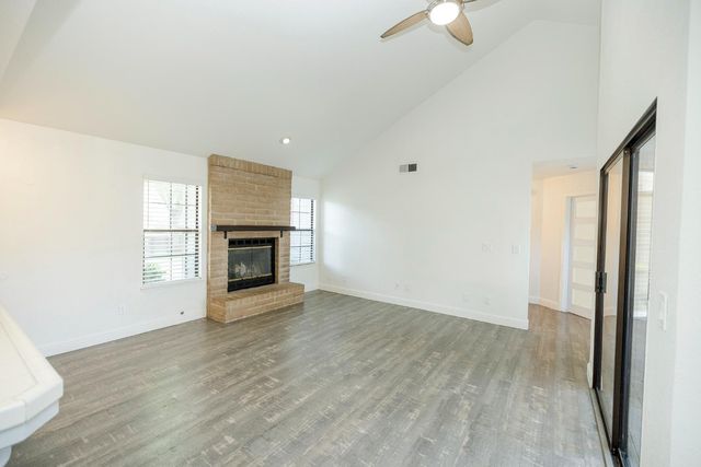 2325 Manor Oak Dr, Modesto, CA 95355