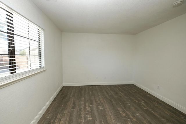 2325 Manor Oak Dr, Modesto, CA 95355