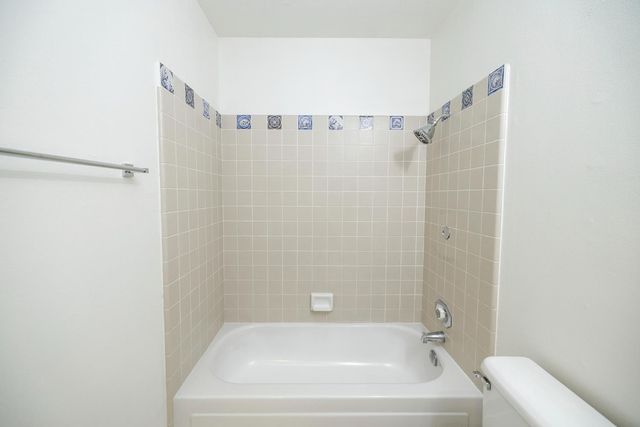 2325 Manor Oak Dr, Modesto, CA 95355