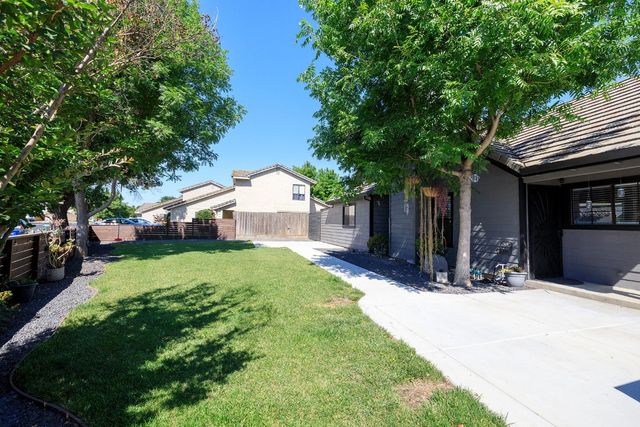 2325 Manor Oak Dr, Modesto, CA 95355