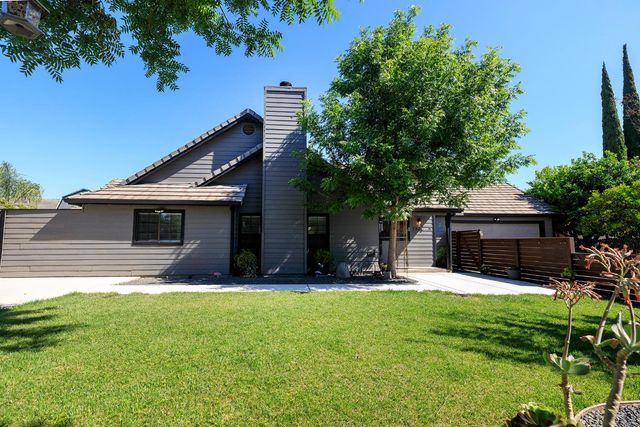 2325 Manor Oak Dr, Modesto, CA 95355