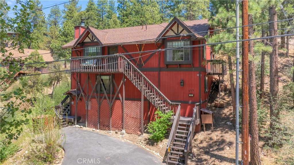 Image 2 of property listing at 432 Gold Mountain, Big Bear City, CA 92314