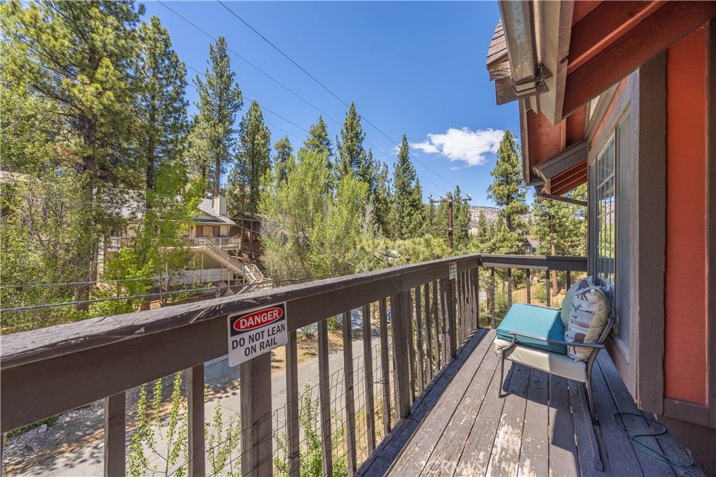 Image 21 of property listing at 432 Gold Mountain, Big Bear City, CA 92314