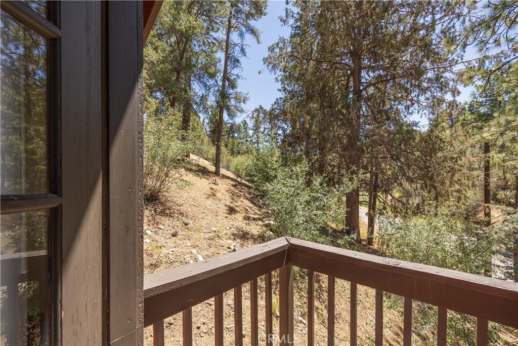 Image 22 of property listing at 432 Gold Mountain, Big Bear City, CA 92314