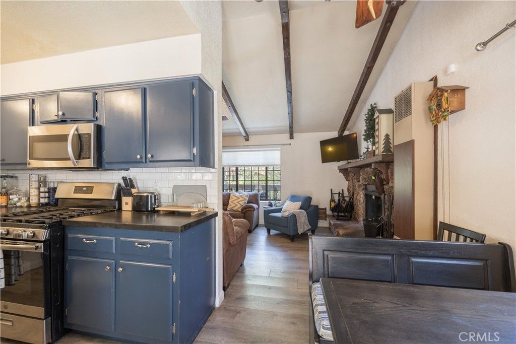 Image 7 of property listing at 432 Gold Mountain, Big Bear City, CA 92314