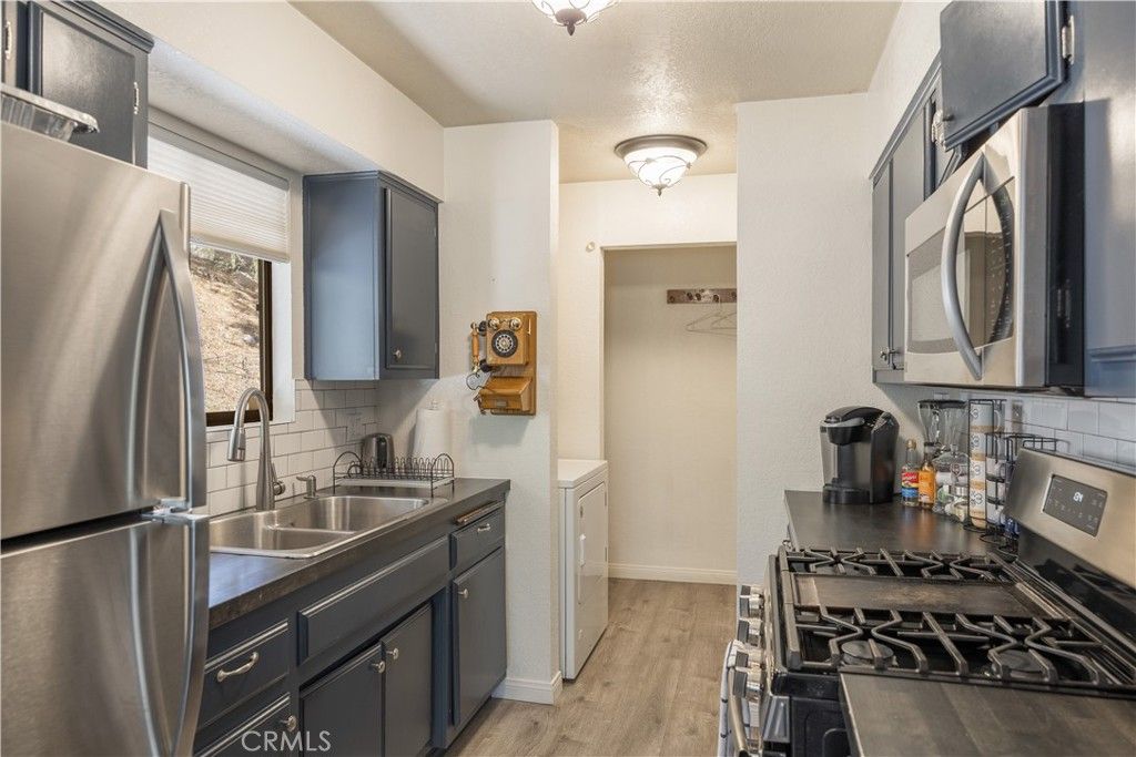 Image 8 of property listing at 432 Gold Mountain, Big Bear City, CA 92314