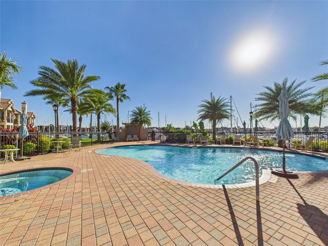 483 Mariners Drive, Kemah, TX 77565