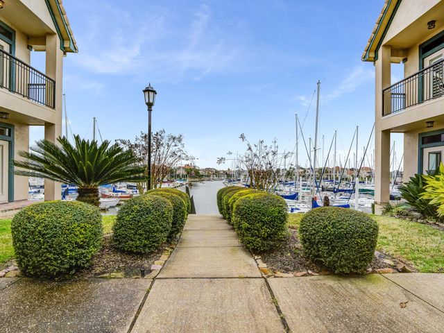 483 Mariners Drive, Kemah, TX 77565