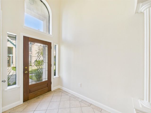 483 Mariners Drive, Kemah, TX 77565