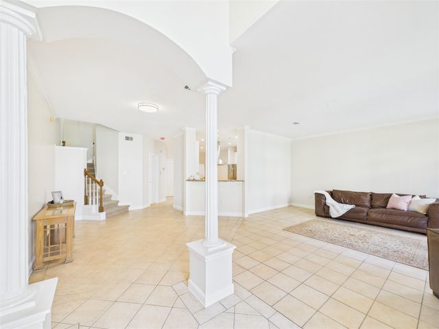 483 Mariners Drive, Kemah, TX 77565