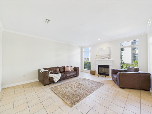 483 Mariners Drive, Kemah, TX 77565