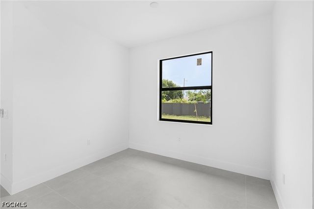 7 SW 19th PL, Cape Coral, FL 33991