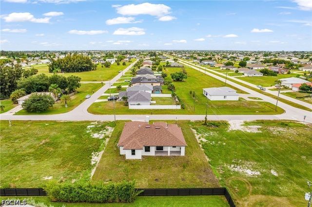 7 SW 19th PL, Cape Coral, FL 33991
