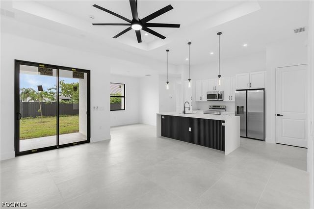 7 SW 19th PL, Cape Coral, FL 33991