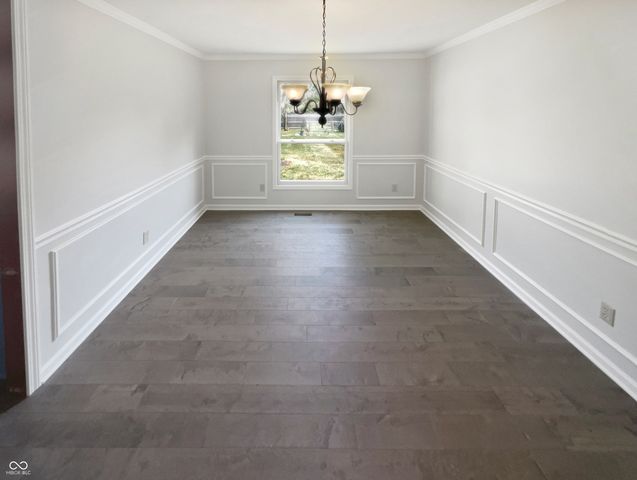 8259 Hampton Circle W, Indianapolis, IN 46256