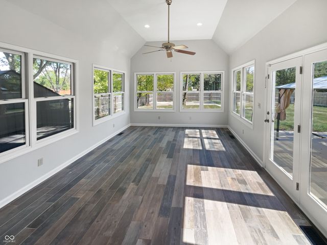 8259 Hampton Circle W, Indianapolis, IN 46256