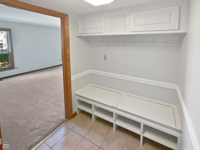 8259 Hampton Circle W, Indianapolis, IN 46256