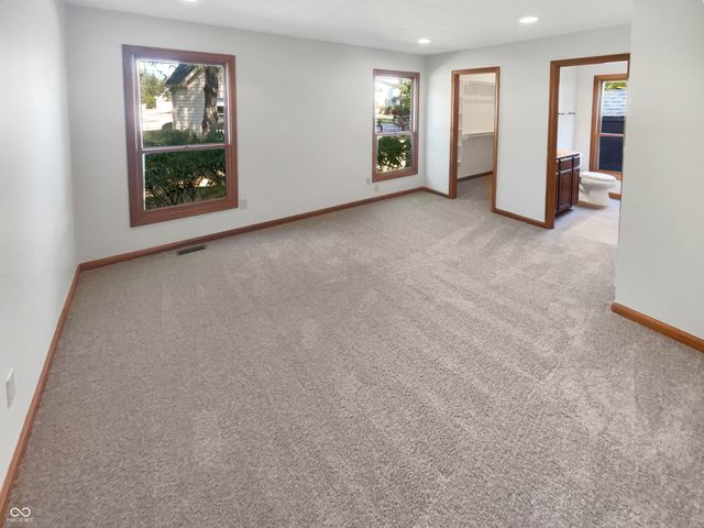 8259 Hampton Circle W, Indianapolis, IN 46256