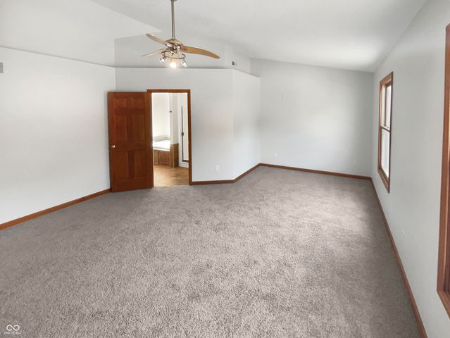 8259 Hampton Circle W, Indianapolis, IN 46256