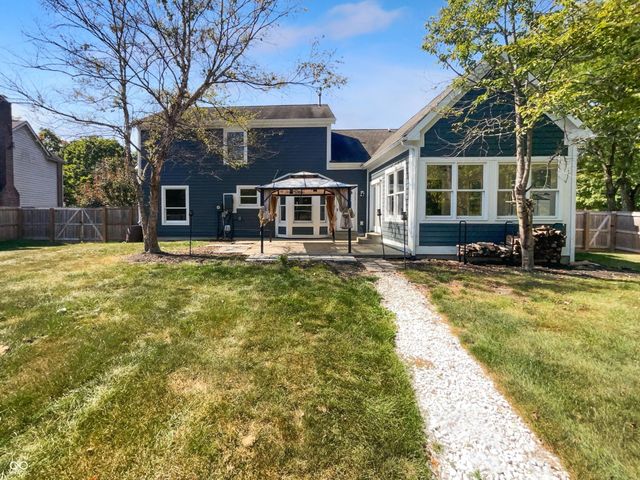 8259 Hampton Circle W, Indianapolis, IN 46256