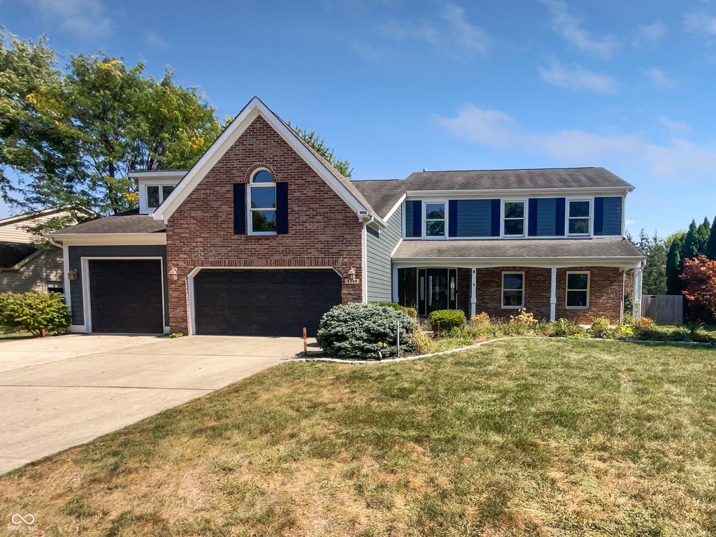 8259 Hampton Circle W, Indianapolis, IN 46256