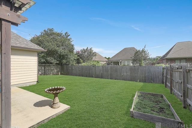 15055 Garden Creek Dr, Walker, LA 70785