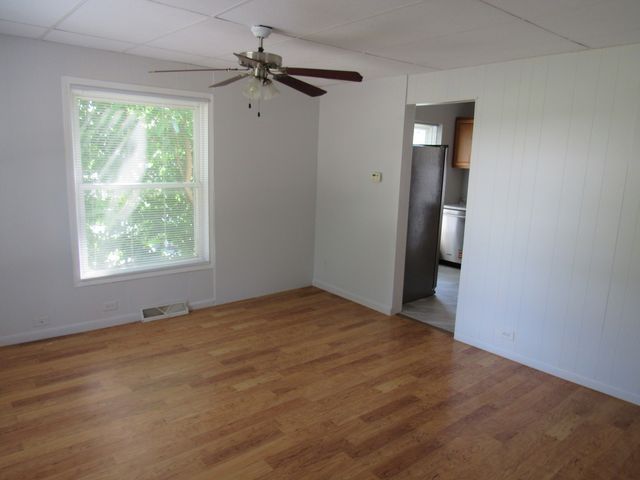 138 Cora Avenue, Fox Lake, IL 60020