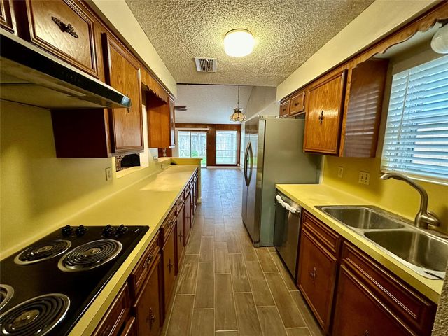 16218 Cavendish Drive, Houston, TX 77059