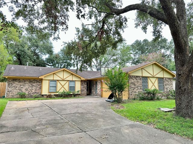 16218 Cavendish Drive, Houston, TX 77059