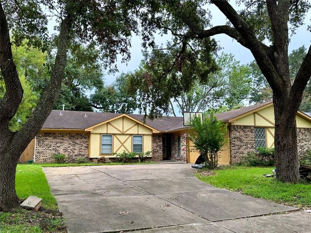 16218 Cavendish Drive, Houston, TX 77059