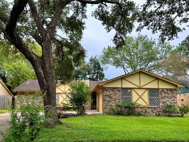 16218 Cavendish Drive, Houston, TX 77059