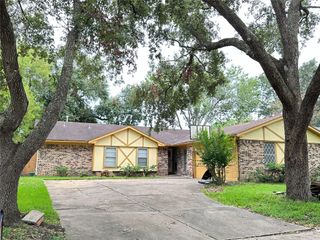 16218 Cavendish Drive, Houston, TX 77059