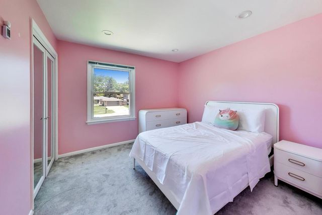 1823 E CAMP MCDONALD Road, Mount Prospect, IL 60056