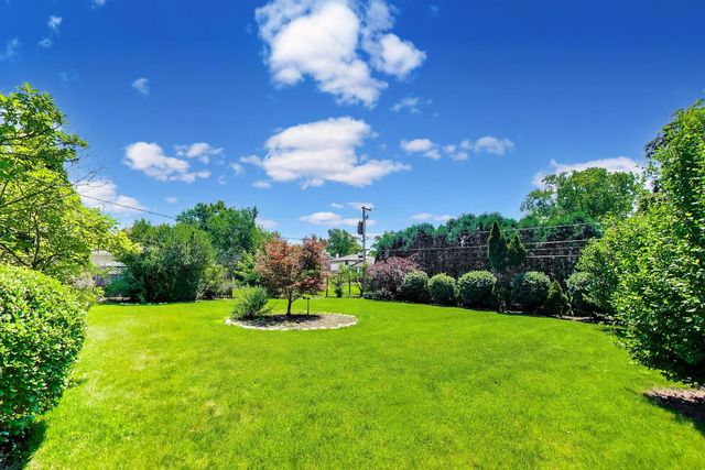 1823 E CAMP MCDONALD Road, Mount Prospect, IL 60056