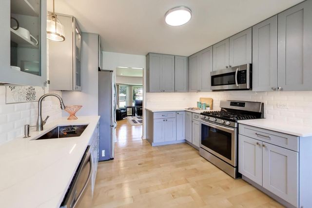 1823 E CAMP MCDONALD Road, Mount Prospect, IL 60056