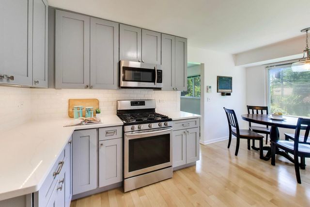 1823 E CAMP MCDONALD Road, Mount Prospect, IL 60056