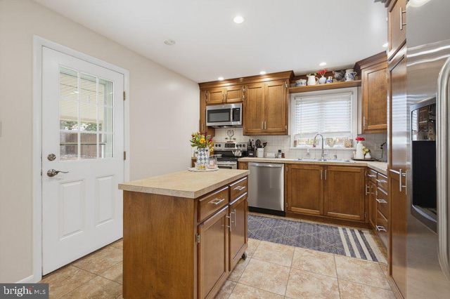 107 E PENN GRANT RD, Willow Street, PA 17584